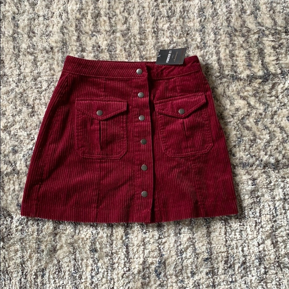 Mini skirt- with pockets. NWT!